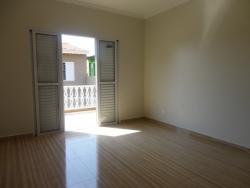 Casa para Venda em Atibaia - 1